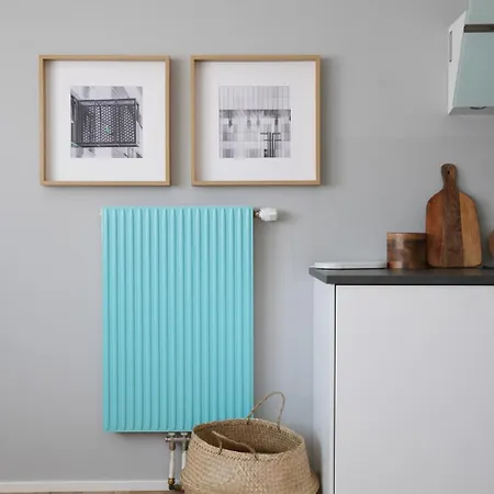 Quiet Design With Free Parking